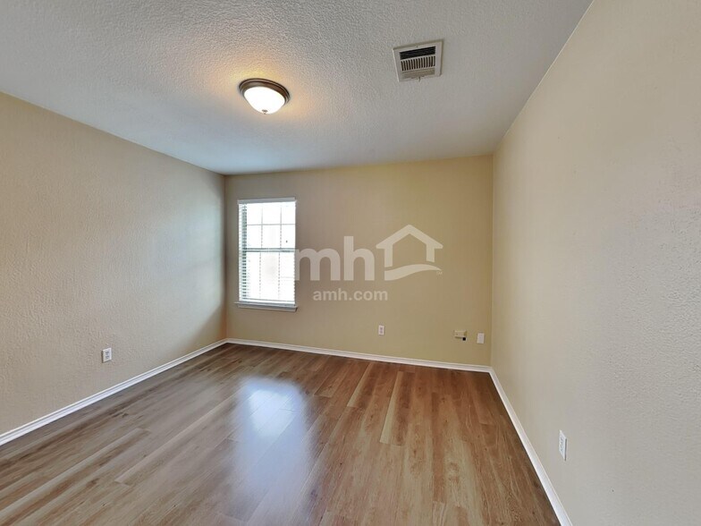 Building Photo - 13209 Thome Valley Dr