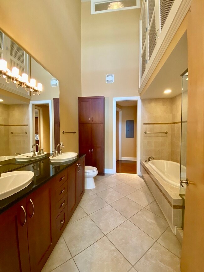 Building Photo - 2608 Erwin Rd