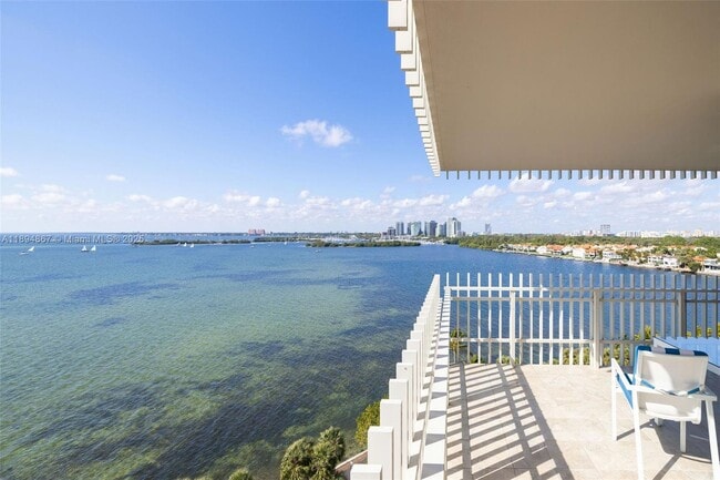 Primary Photo - 1 Grove Isle Dr