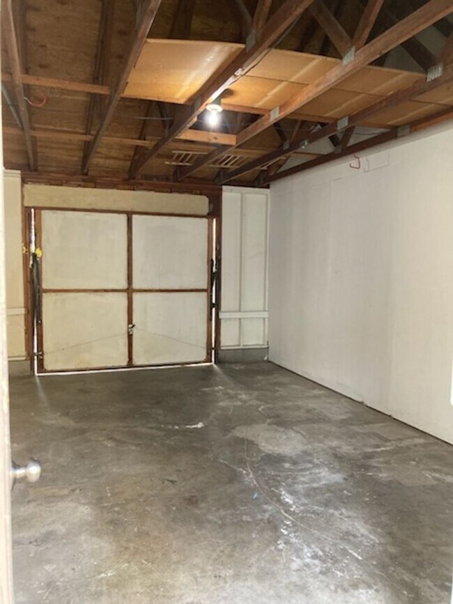 Building Photo - **Welcome Home**