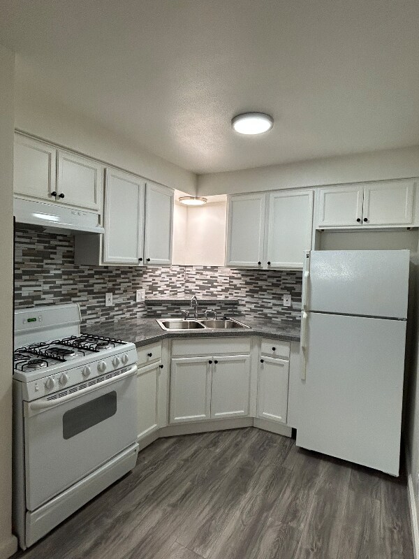 Building Photo - 4735 W Broadway