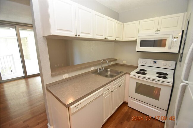 Building Photo - 1301 S Howard Ave