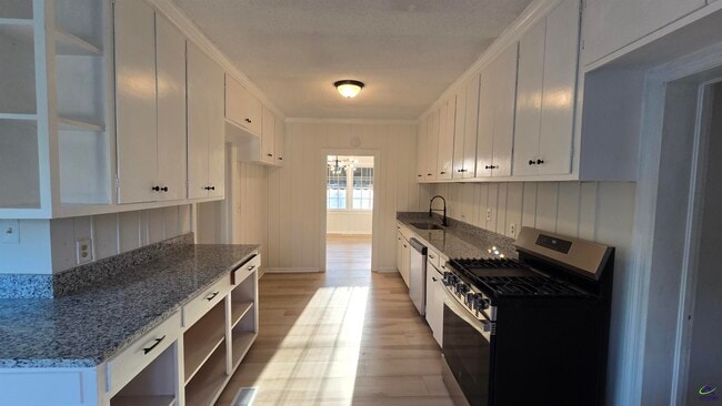 Building Photo - 621 Forest Hill Rd