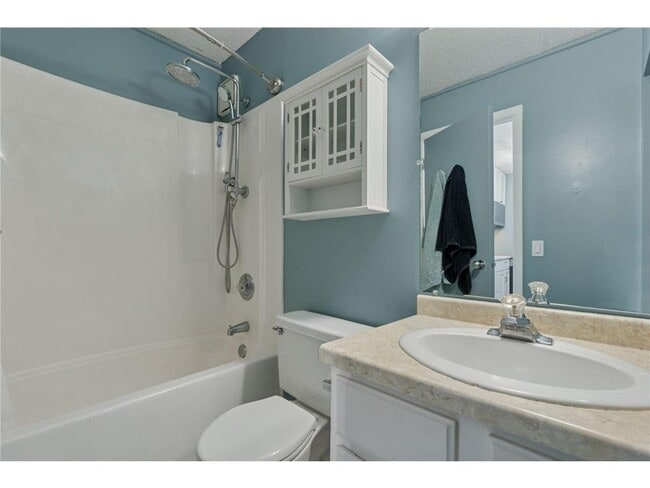 Building Photo - 66 9th St E