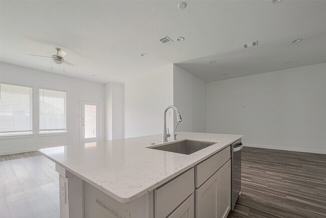 Building Photo - 133 Aurora Spgs Dr