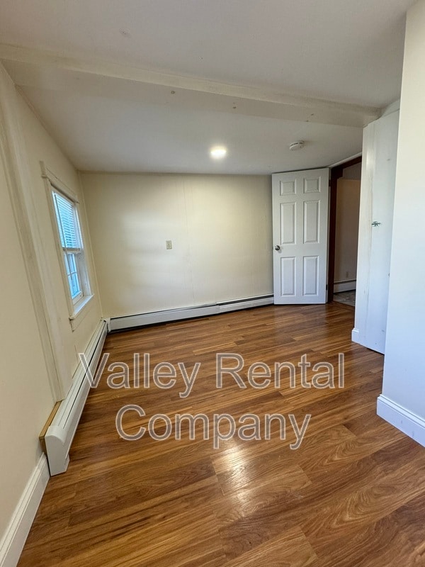 Building Photo - 37 Middle St