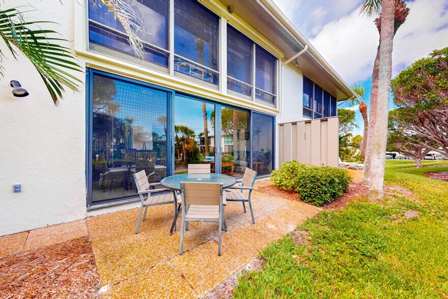 Building Photo - 6400 Flotilla Dr