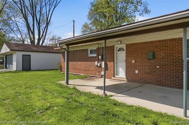 Building Photo - 7435 Lathers St