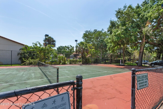 Building Photo - 225 S Tropical Trail