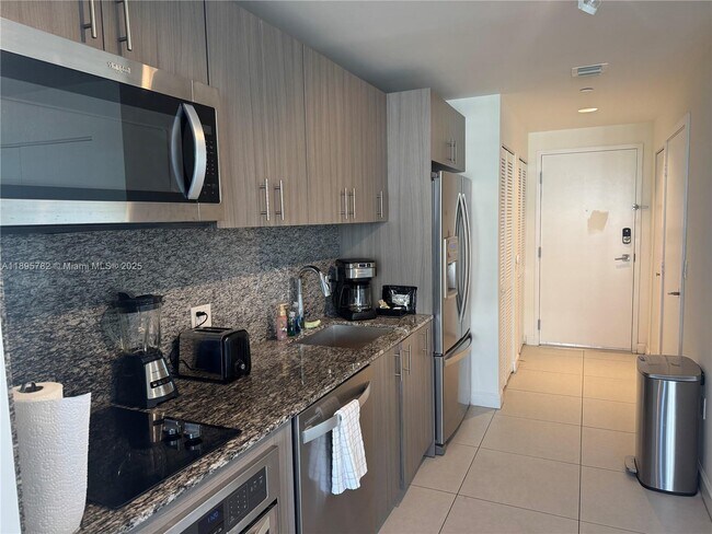 Building Photo - 5350 NW 84th Ave