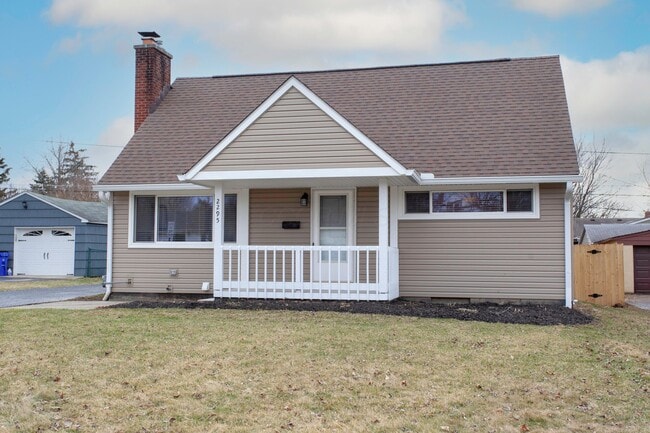 Building Photo - 2295 Shrewsbury Rd