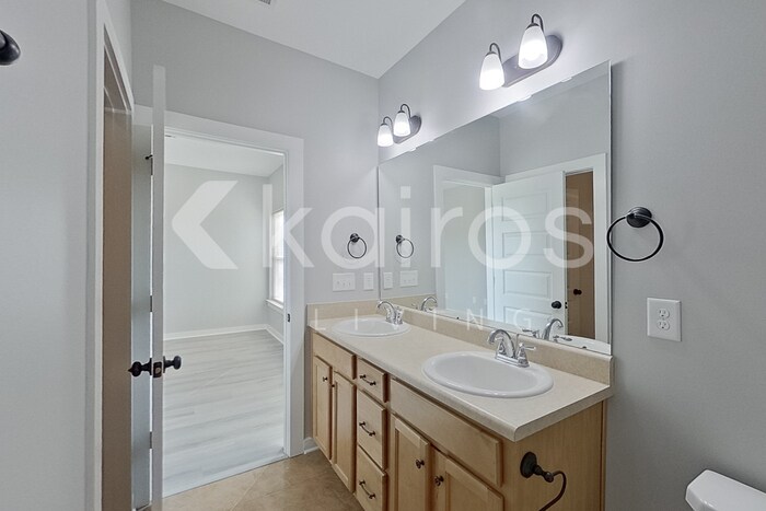 Building Photo - 15 HAWK LN