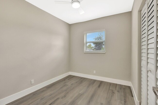 Building Photo - 1335 Lee St