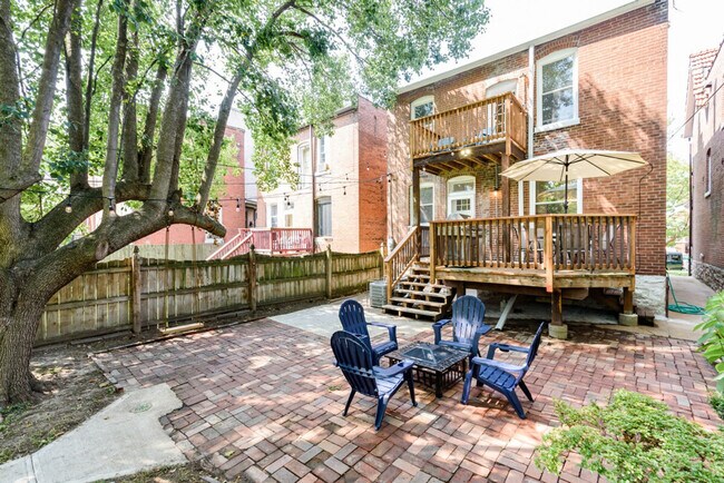 Building Photo - 3971 Juniata St