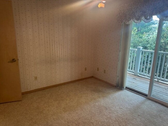 Building Photo - 1445 Seacrest Ln