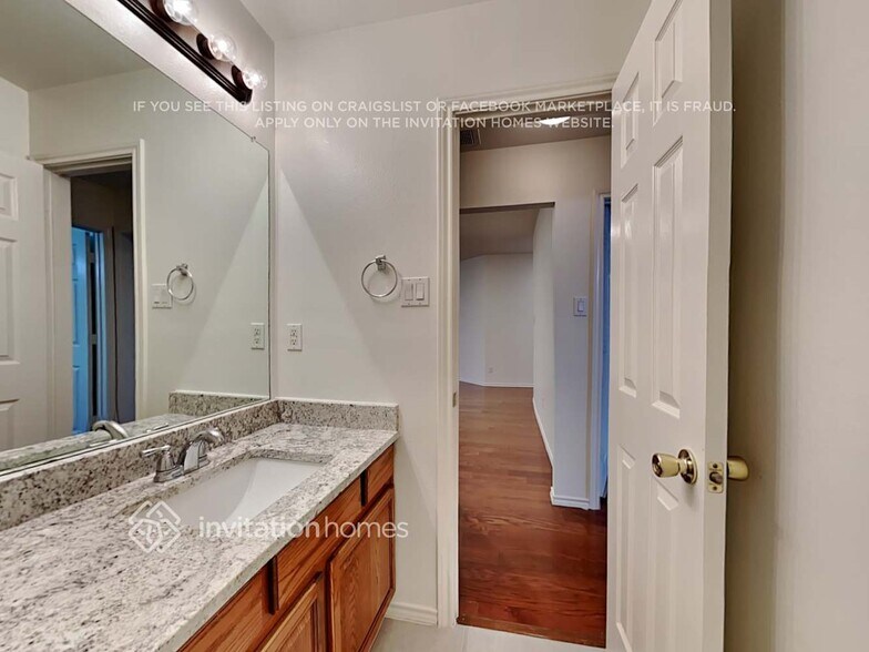 Building Photo - 5609 Parkplace Dr