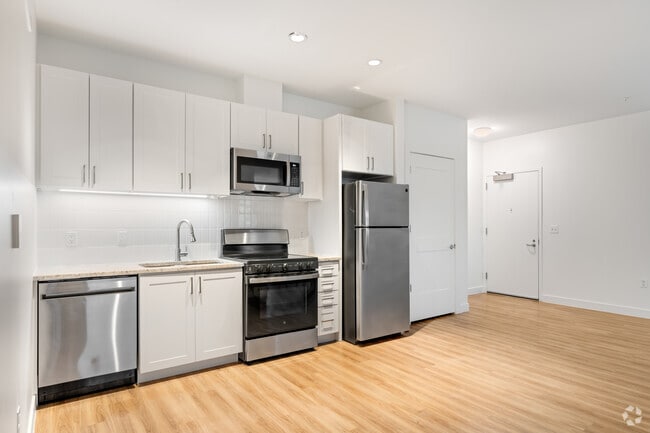 3BR, 2BA - 1,288SF - Kitchen - Ontario Place