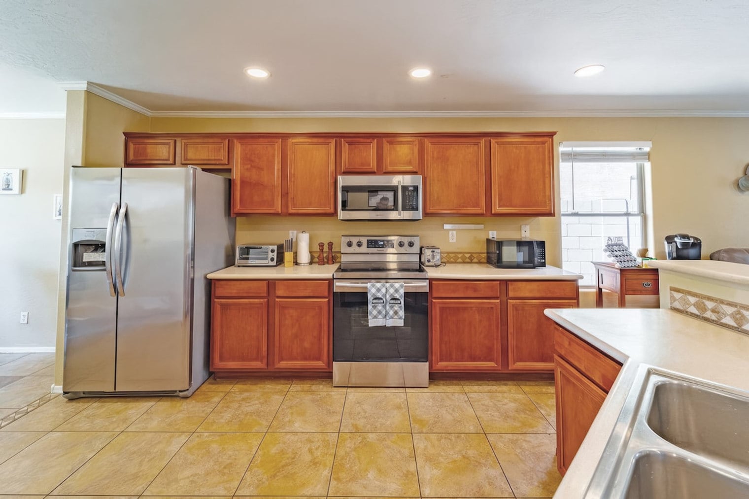 Building Photo - 1546 N Desert Willow St