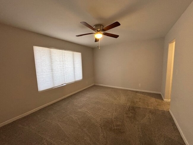 Building Photo - 3 Bedroom - 2 Bath Home