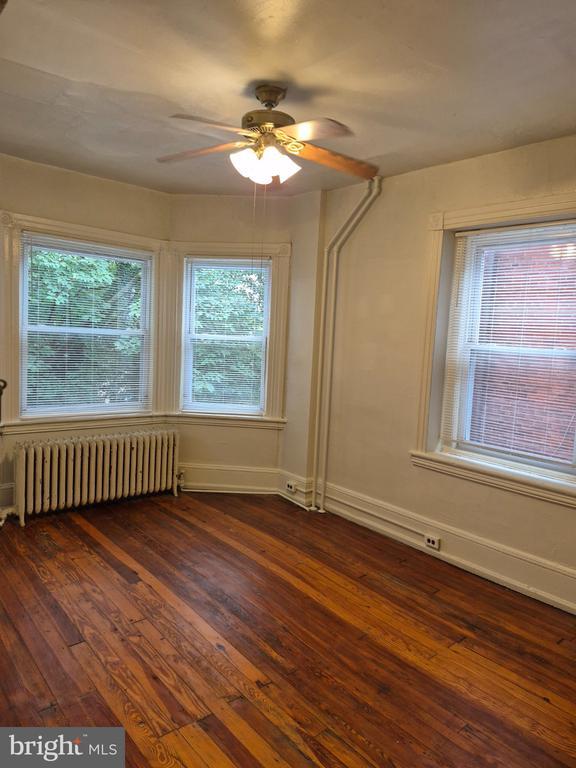 Building Photo - 4610 Chester Ave