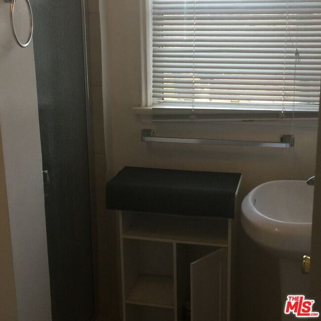 Building Photo - 5245 Maymont Dr