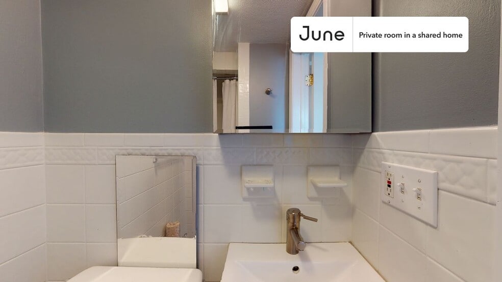 Building Photo - Room in Shared 3 bed/1 bath home in North End