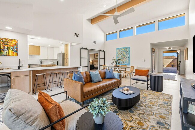 Building Photo - 179 Gran Via