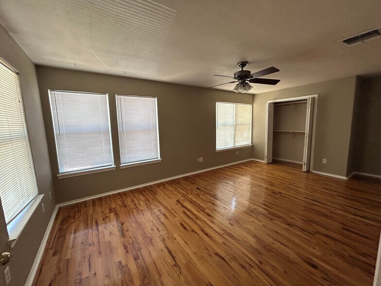 Building Photo - 1104 Canyon Edge Dr
