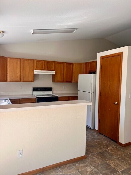 Building Photo - 404 Emerald Ct
