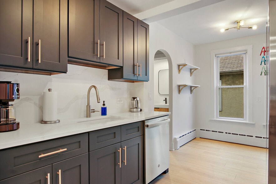 Building Photo - 1516 Lee St