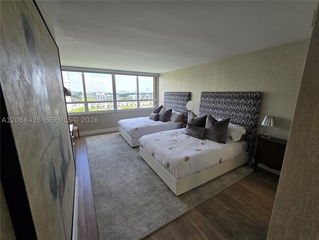 Building Photo - 11113 Biscayne Blvd