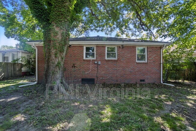 Building Photo - 3237 Verdun Ave