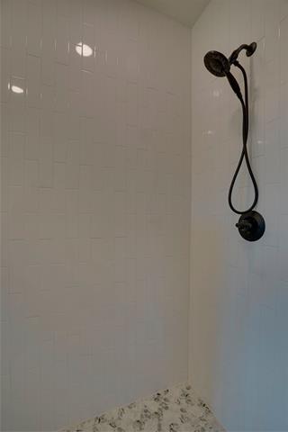 Building Photo - 302 Red Bird Ln