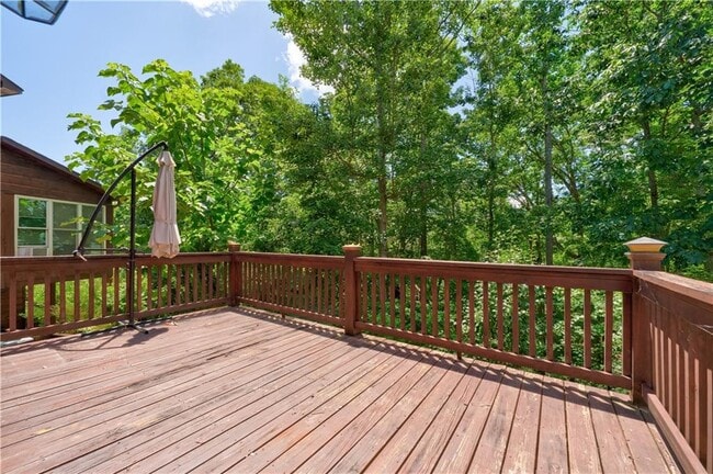 Building Photo - 495 Chicory Dr E
