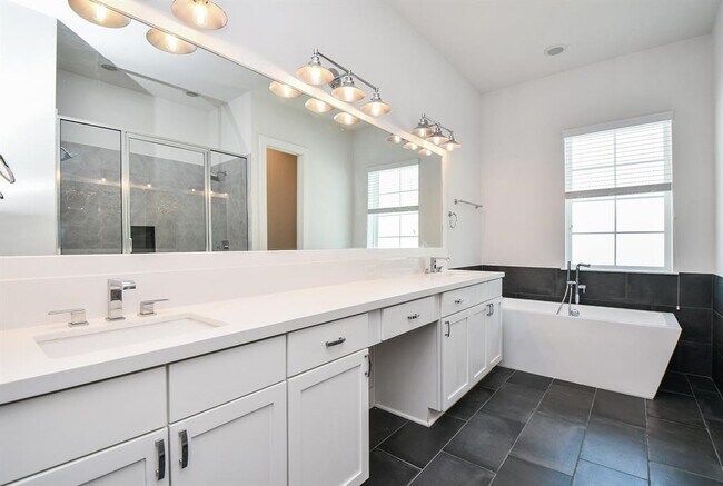 Building Photo - 1515 Weber St