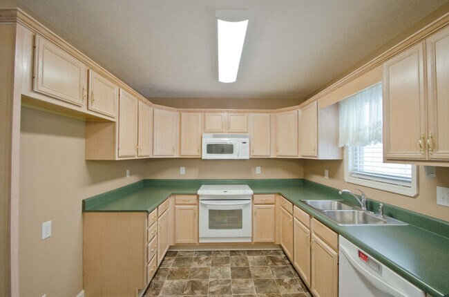 Building Photo - Lovely 3 bed 2 bath in East Limestone minutes to Athens!