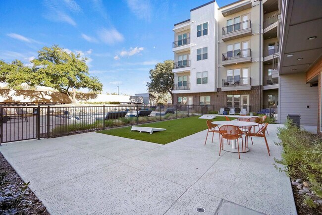 Building Photo - 13701 Montfort Dr