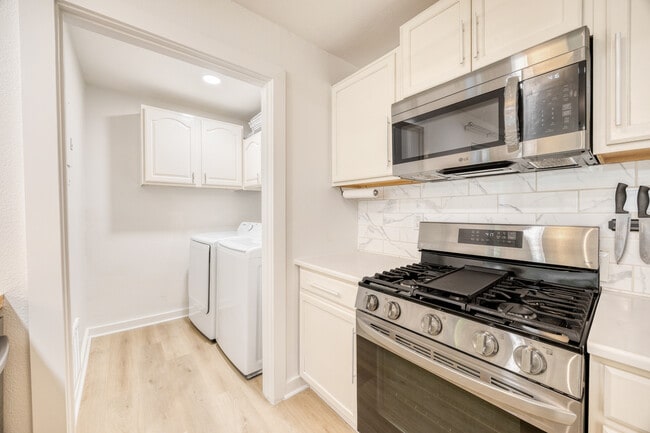 Building Photo - 5407 Spring Meadow Rd