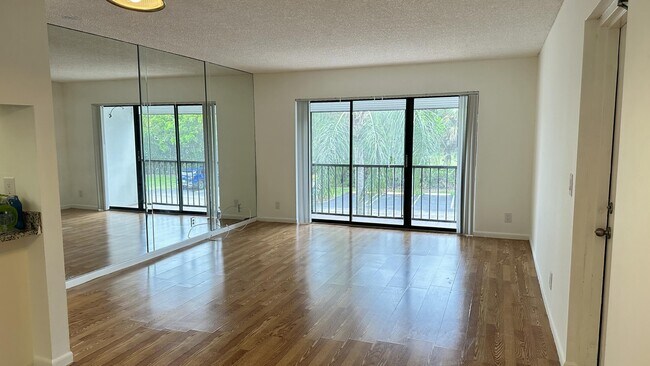Building Photo - 1111 Green Pine Blvd