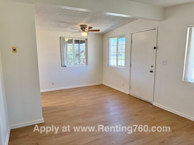 Building Photo - Pleasant 1 Bed 1 Bath!