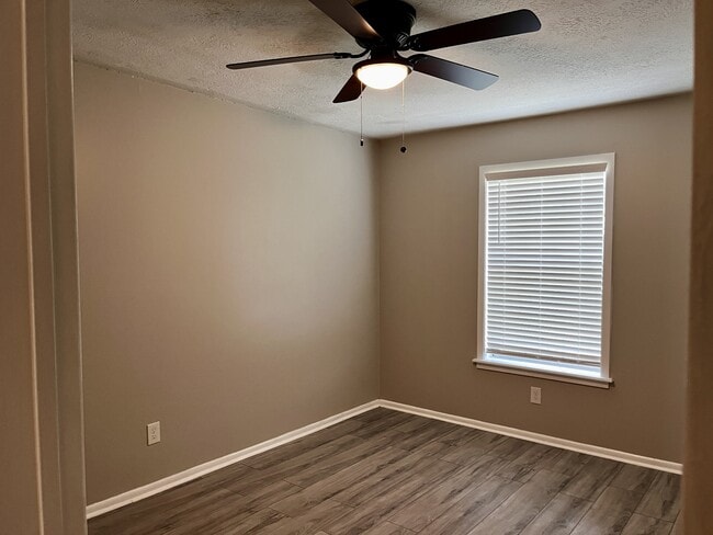 Building Photo - 1010 Holt St