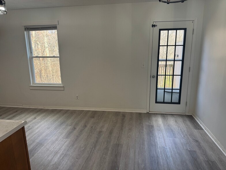 Building Photo - 260 Barley Cir