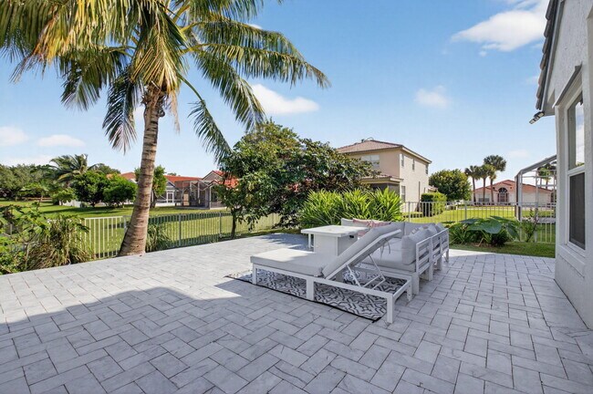 Building Photo - 3943 Westchester Way