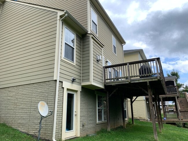Building Photo - 1400 Graham Dr