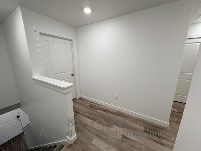 Building Photo - Canvasback