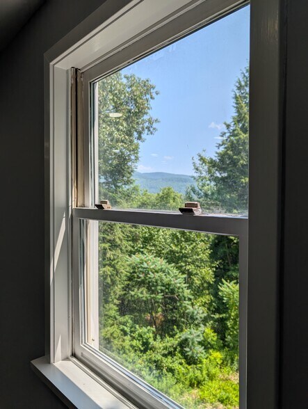 kitchen window - 2014 US Route 3