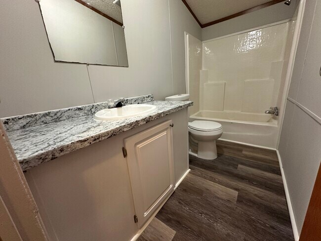 Building Photo - 252 Cobb Rd