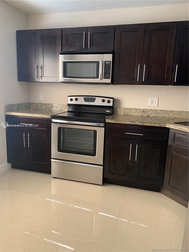 Building Photo - 1559 Springside Dr