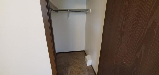 Building Photo - 906 Hersinger Pl