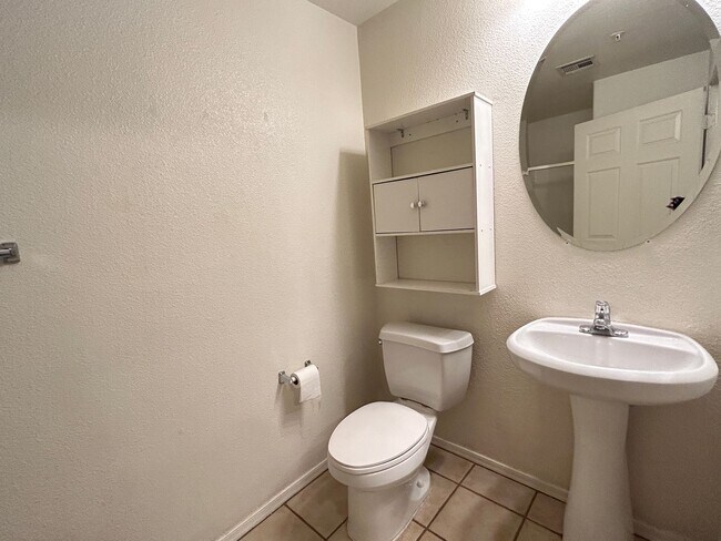 Building Photo - Private Laundry, Gated Community